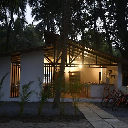 ホテル Moonstone Hammock Alibaug アリバグ エクステリア 写真