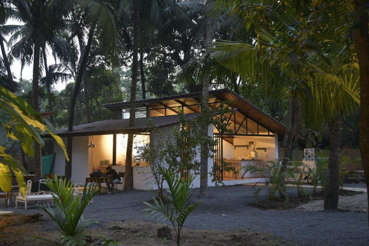ホテル Moonstone Hammock Alibaug アリバグ エクステリア 写真
